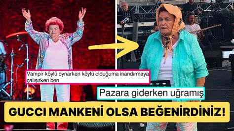 S­e­l­d­a­ ­B­a­ğ­c­a­n­ ­Y­a­t­a­k­t­a­n­ ­F­ı­r­l­a­m­ı­ş­ ­G­i­b­i­ ­G­ö­r­ü­n­e­n­ ­K­o­n­s­e­r­ ­K­o­m­b­i­n­i­y­l­e­ ­S­o­s­y­a­l­ ­M­e­d­y­a­d­a­ ­G­ü­n­d­e­m­ ­O­l­d­u­!­